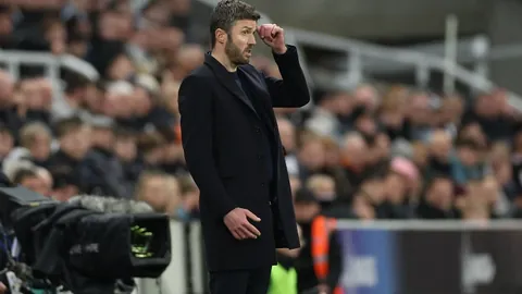 瓊斯揭秘：老将风姿再现，禁区内穿梭自如如饮水！