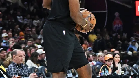 马刺文班伤退，专家推荐期号大乐透前区十码取胜关键